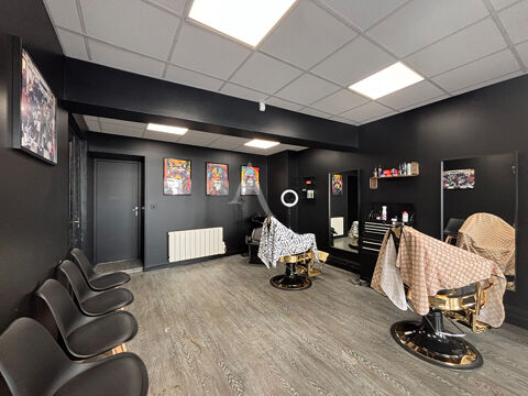 Local commercial Laval 2 pi&egrave;ce(s) 36.70 m2 86500 53000 Laval