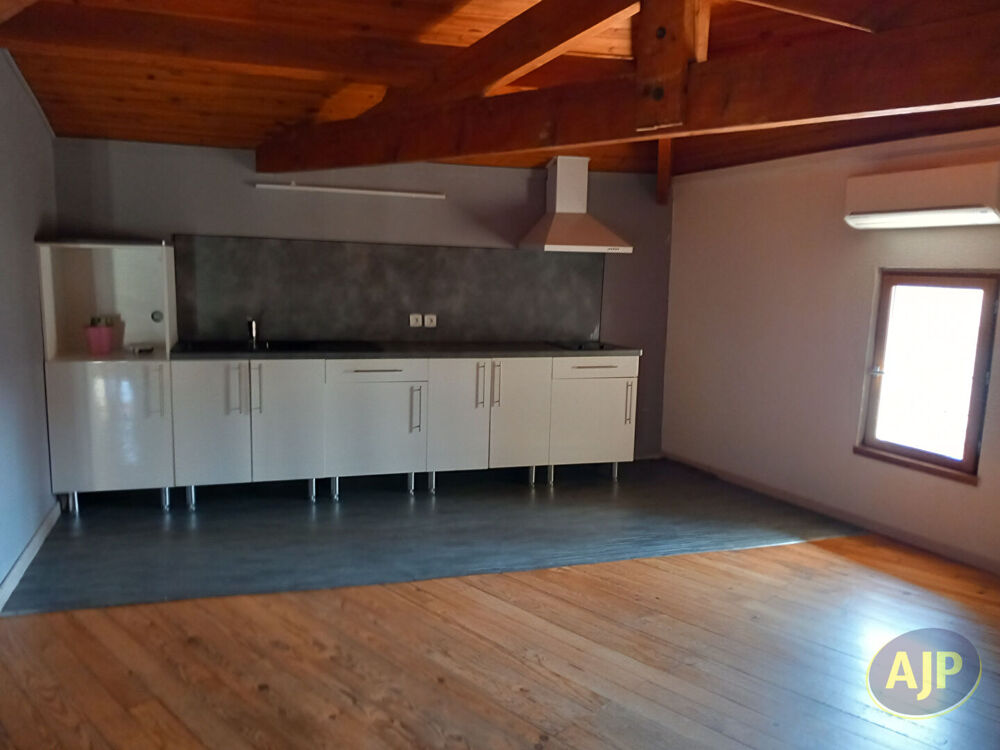 Location Appartement Appartement T2 de 65m² au calme sur la commune de St Germain d'Esteuil Saint germain d esteuil