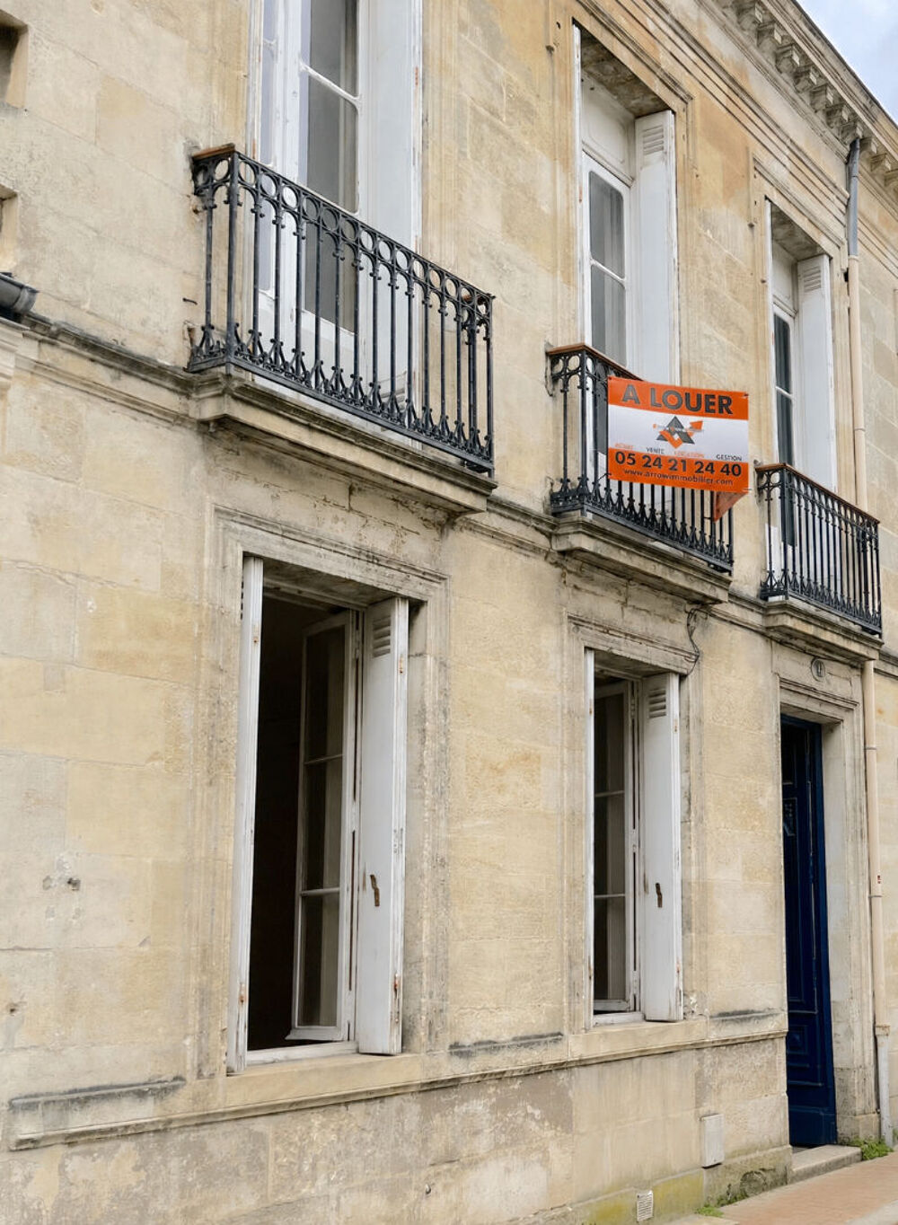 A LOUER MAISON DE VILLE DE 7 PIÈCES AVEC CAVE ET TERRASSE - BORDEAUX QUARTIER SAINT JEAN ET SACRE COEUR