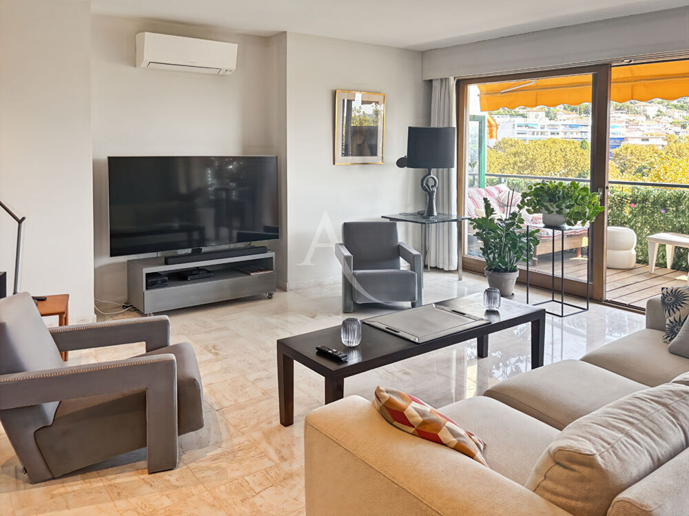 Vente Appartement **Le Cannet Mairie ** Superbe 2/3 pièces avec terrasse vue mer** 83m² + box Le cannet