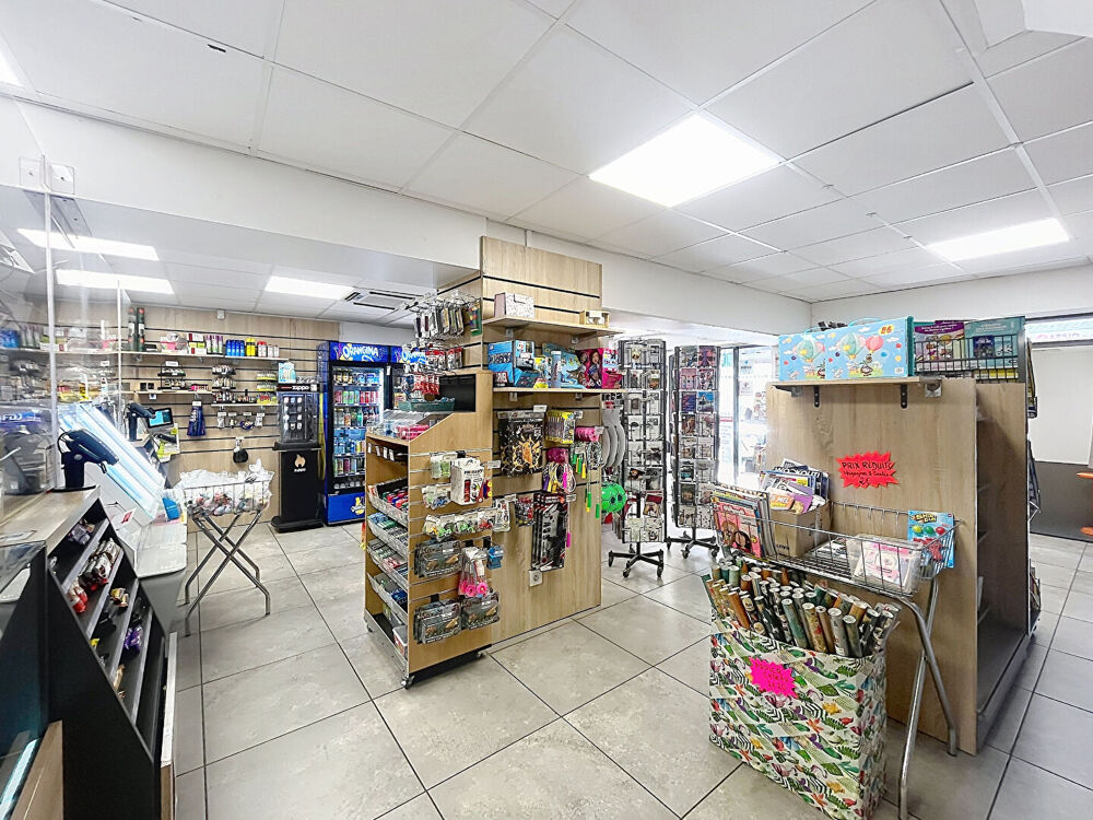 Vente Immeuble LIVRON SUR DROME, immeuble de rapport, commerce, appartement et surface a aménager, bonne rentabilité. Livron sur drome