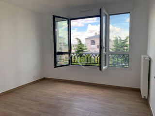  Appartement à louer 4 pièces 81 m²