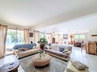  Maison  vendre 8 pices 263 m