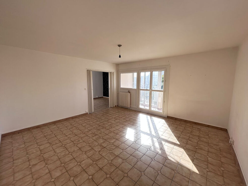 Location Appartement Appartement 4 pièces à louer à Meaux - Confort et tranquillité au 4ème étage Meaux