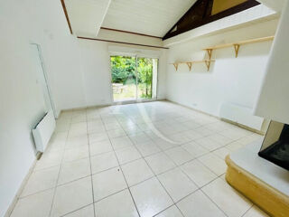  Maison à louer 6 pièces 143 m²