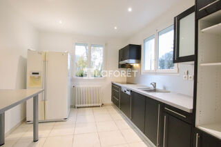  Maison  louer 7 pices 141 m