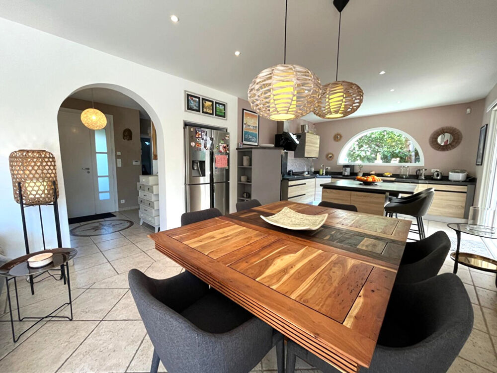 Vente Maison Maison T6 avec piscine Six Fours le Brusc Six fours les plages