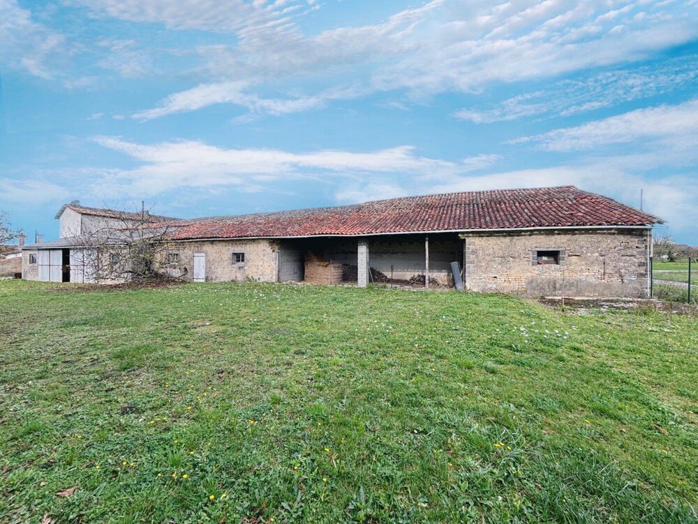 Ancienne grande ferme à rénover, Deux logements indépendants, Nombreuses dépendances