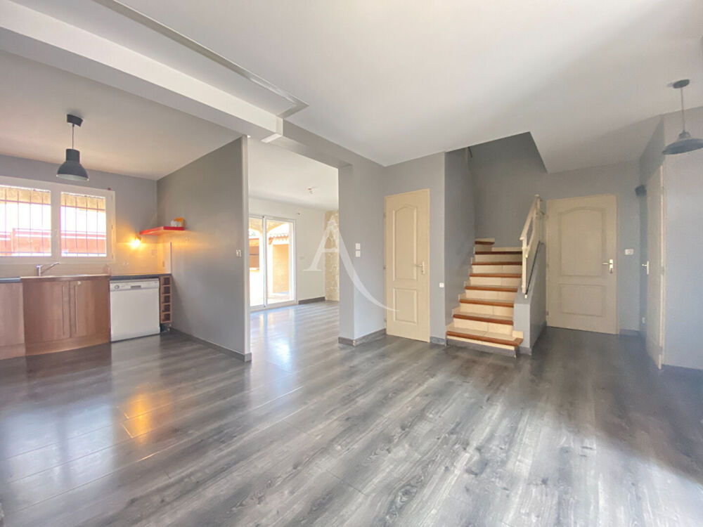 Location Maison SIGEAN - Maison 4 pièces en R+1 avec garage, terrasse et piscine Sigean