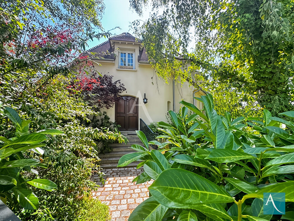 Vente Maison Demeure de caractère EGLY  235 m²  Charme, volumes et appartement indépendant Egly