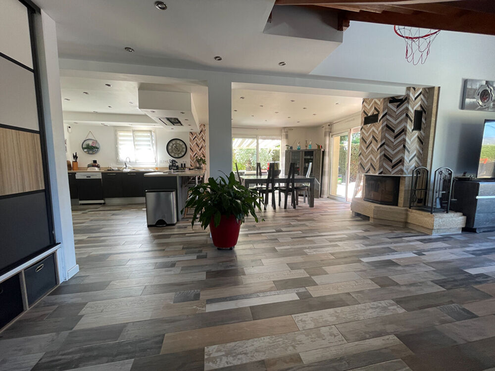 Vente Maison Maison à vendre à Ploeren 143 m² 4 chambres piscine garage carport et annexe Ploeren