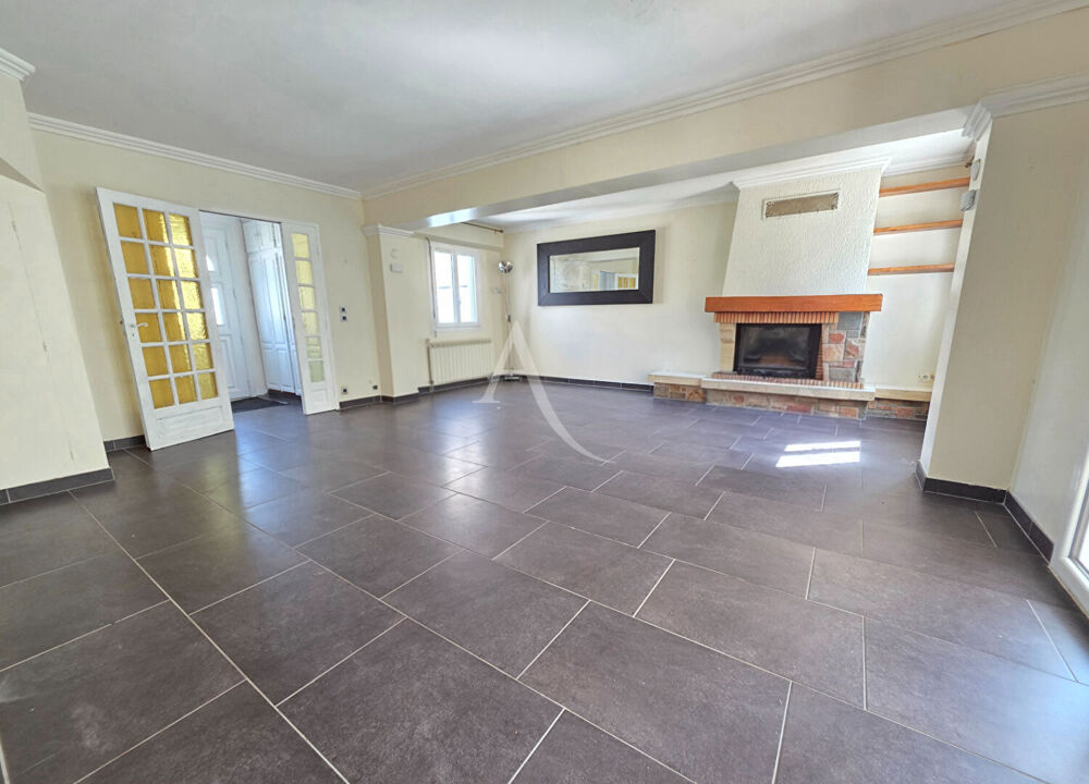 Maison 3 chambres avec véranda, insert et atelier - Pompe à chaleur neuve - Terrain clos et arboré