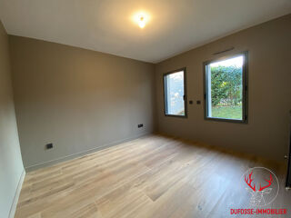 Maison à louer 5 pièces 128 m²
