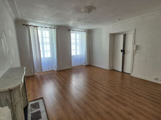  Appartement à louer 2 pièces 55 m²