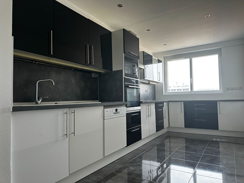 Vente Appartement NANCY - Appartement 118 m² - Dernier étage avec balcon, garage et cave Nancy