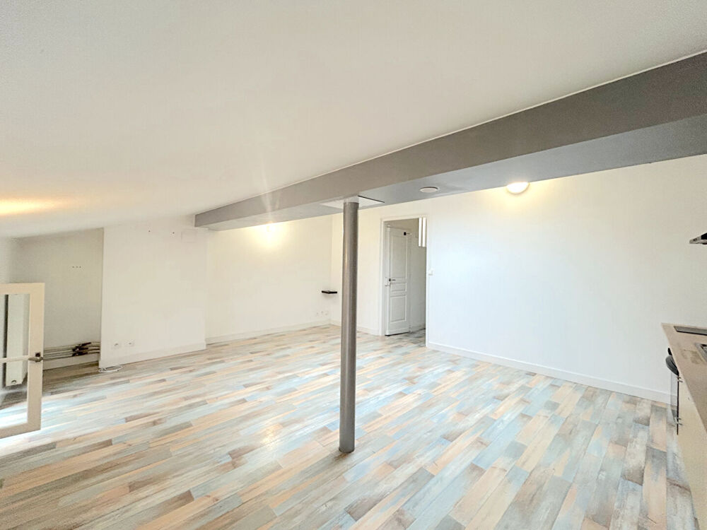 Location Appartement A LOUER GRAND APPARTEMENT DE TYPE 3 CLIMATISE - BLAYE CENTRE Blaye