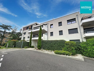 Appartement à louer 3 pièces 77 m²