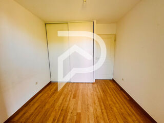  Appartement à louer 3 pièces 65 m²