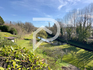  Maison  vendre 9 pices 