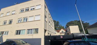  Immeuble à vendre 15 + pièces 1350 m²