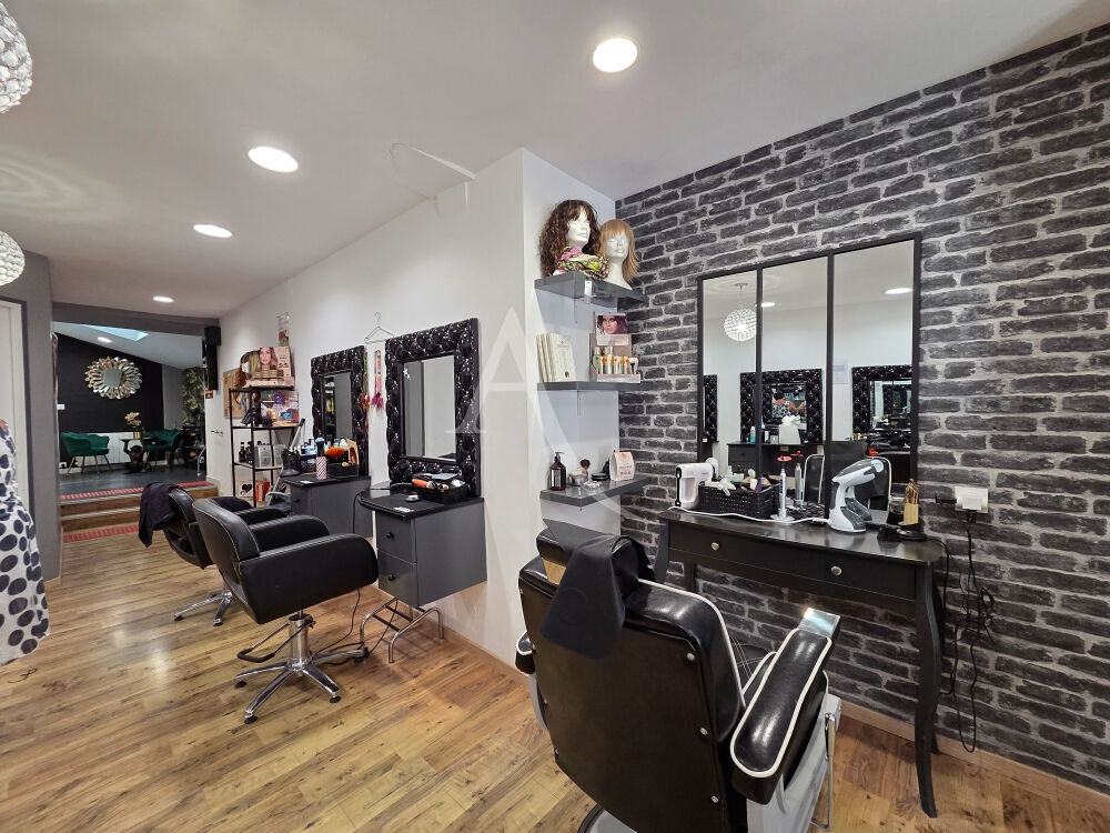   Local commercial + Fond de commerce salon de coiffure Redon