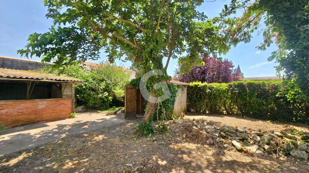 Vente Maison MAISON A RENOVER - 4 PIECES - 88 M² - PROCHE COMMERCES - A VENDRE - LONGEVILLE SUR MER Longeville sur mer