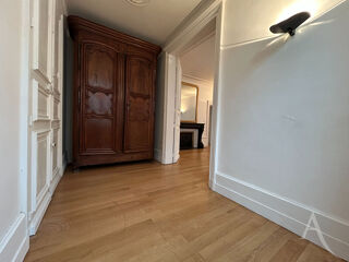  Appartement à louer 4 pièces 84 m²