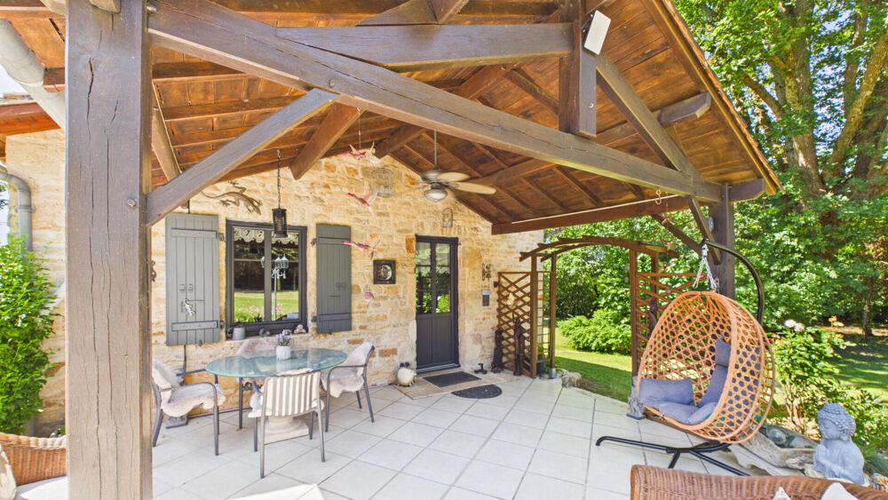 Vente Maison Authentique Demeure de Charme du XVIII Siècle avec Grange, Dépendances et Jardin Paysager de plus de 7 500 m² St vincent la chatre