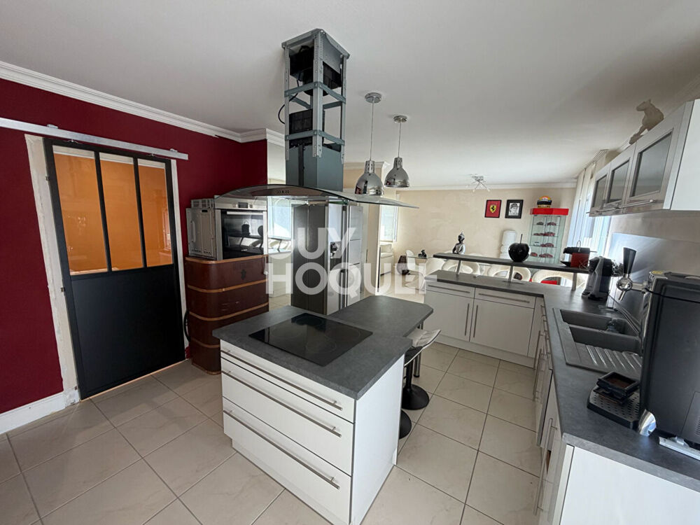 Maison spacieuse de 8 pièces à vendre à Le Breuil