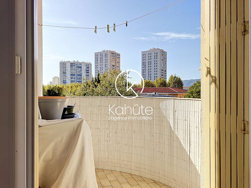 Vente Appartement Appartement Toulon, Secteur Lamalgue, 2 pièces 51 m², Parking collectif,  Grenier Toulon