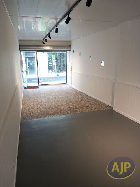  Centre ville Lesparre, un local commercial de 40m² 
