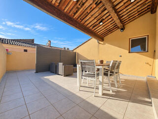 Vente Maison MAISON 4 PIÈCES - 83 M² - 3 CHAMBRES - GARAGE 70 M² - 2 TERRASSES - PIERRERUE Pierrerue