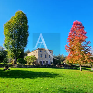  Villa � vendre 15 + pi�ces 535 m�