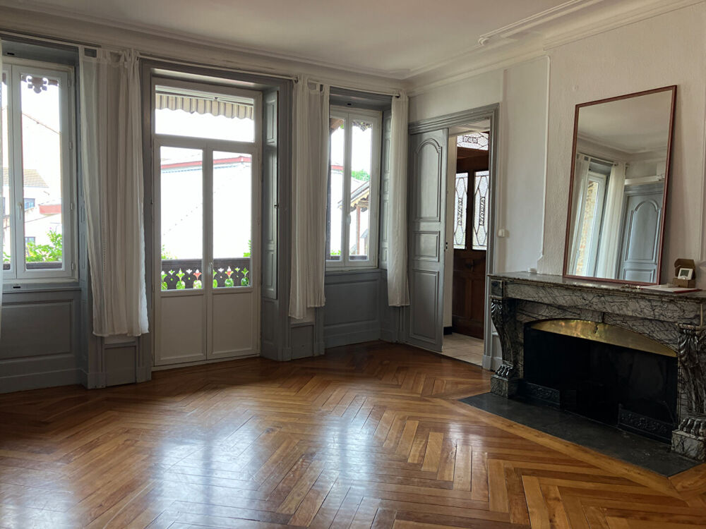 Location Appartement BOURG CENTRE bel appartement de 119 m² Centre ville Bourg en bresse