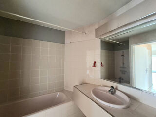  Appartement à louer 4 pièces 80 m²