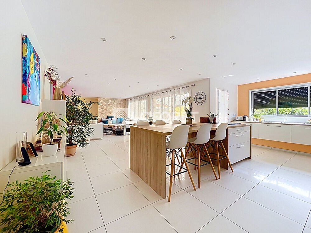 Villa contemporaine 188 m² avec piscine 4 chambres + 2 bureaux Régnié-Durette