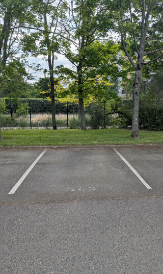  Parking / Garage  louer 