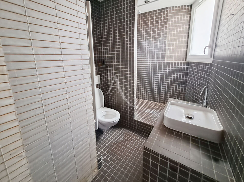 Vente Appartement Appartement de charme au RDC de 47 m² avec dépendance et cave voûtée rénovée - Centre-ville d'Arpajon Arpajon