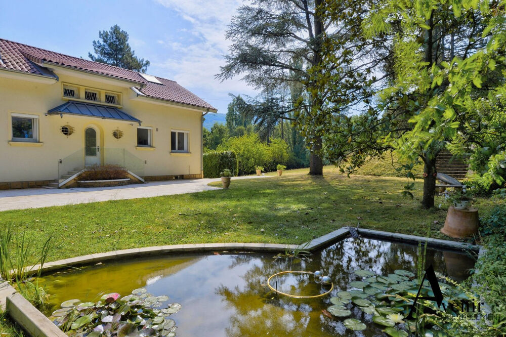 CHASSELAY - Limite Limonest | Maison familiale de 240 m² avec vue panoramique, piscine et terrain de 2 930 m²