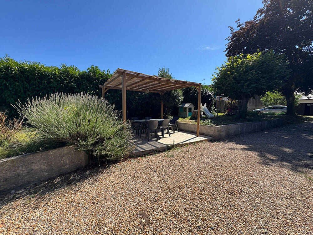 MAISON FAMILIALE - CHANCEAUX-SUR-CHOISILLE -115,51 M² - GRAND TERRAIN - DÉPENDANCE