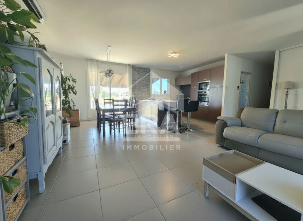Vente Maison Maison individuelle à Vendre à Le Pizou - 4 chambres 24700 montpon menesterol Le pizou