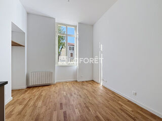  Appartement à louer 2 pièces 38 m²