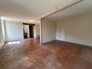  Appartement à louer 3 pièces 87 m²