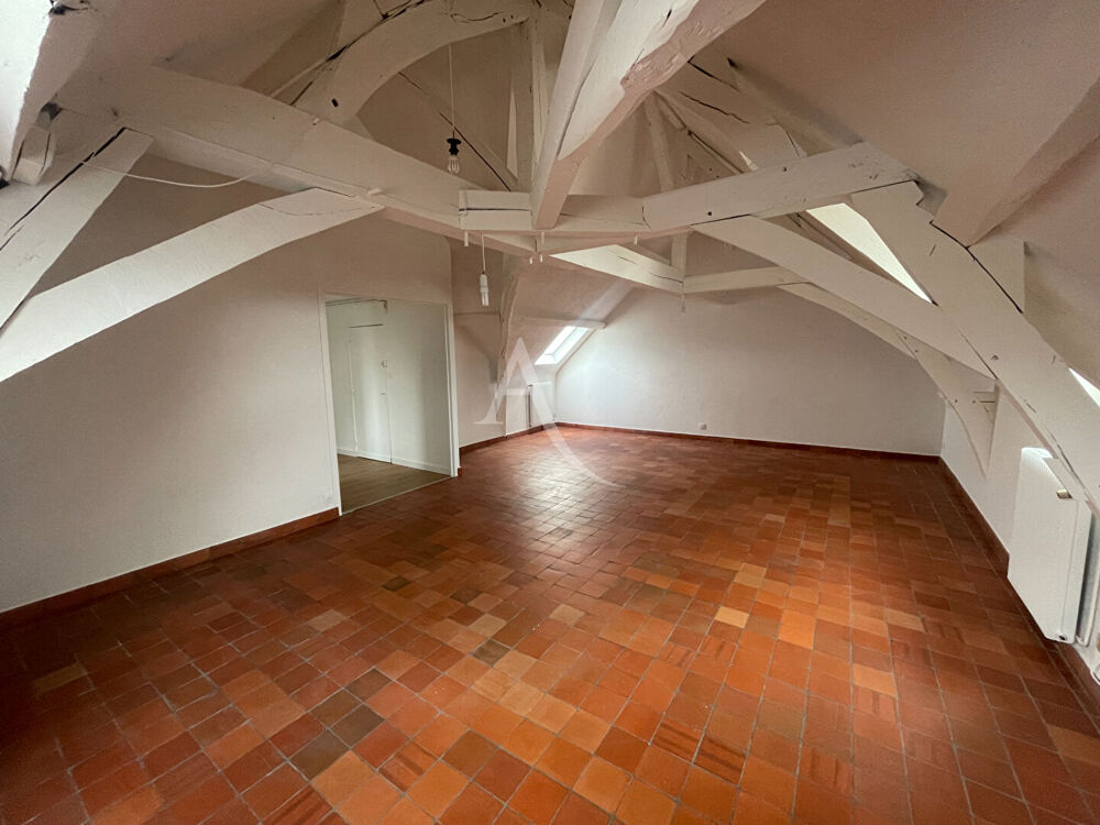 A LOUER FENEU Très bel appt Rénové de Type 3 de 72 m2 au 2ème étage