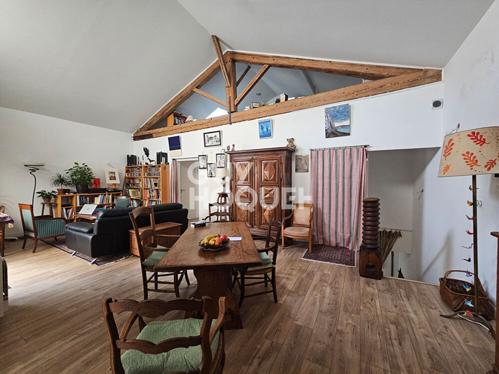 Rare à la Vente : Maison de Ville Atypique ,Charme, Calme et Garage de 115 m²
