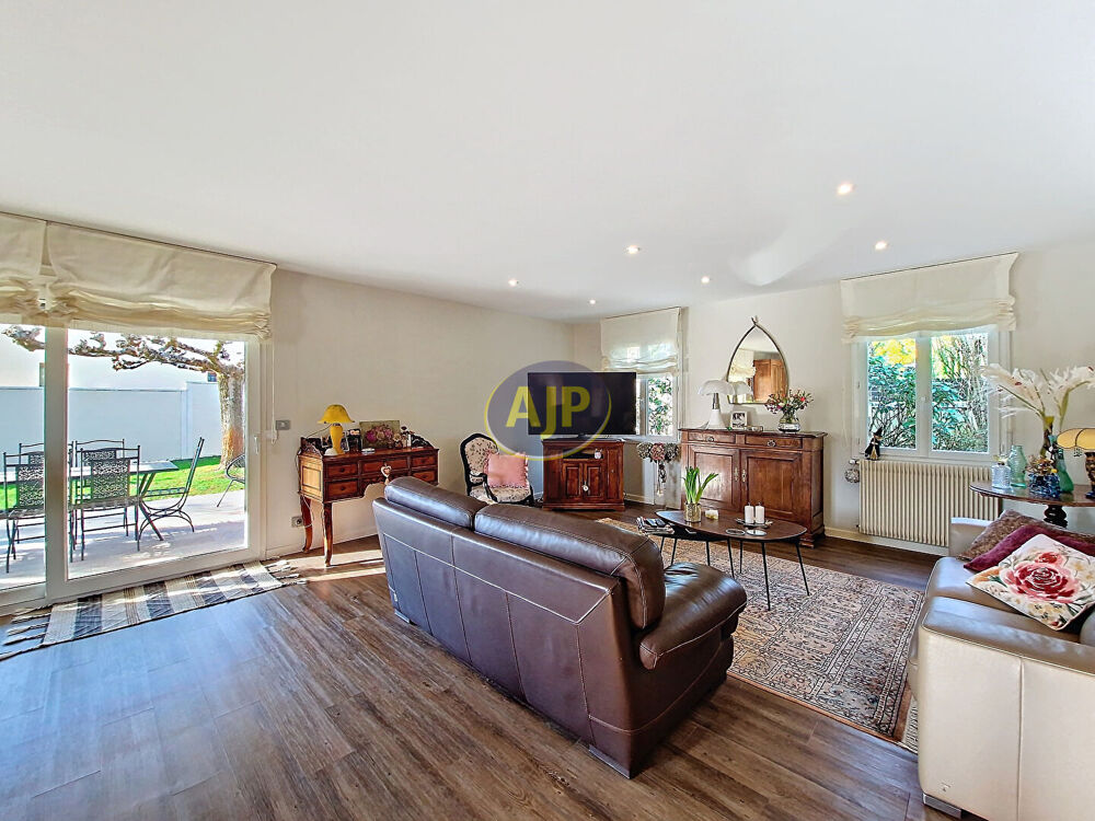 Maison 6 pièces 145 m² · à Merignac · 145 m² · 650 000 €