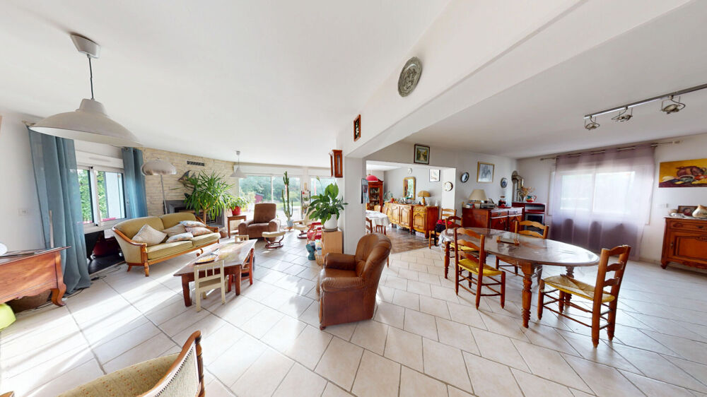 Vente Maison Maison 4 chambres avec grand terrain sur Saint-Benoît Saint benoit