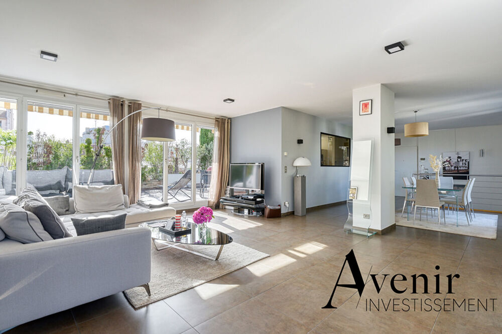 Penthouse d'exception 172m2 - Terrasse de 300m2 - Dernier étage - Climatisé - Garage double - Lyon 6ème
