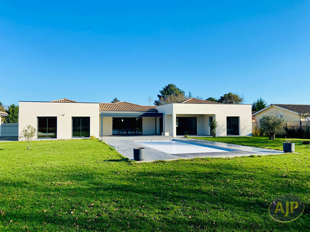Villa contemporaine avec piscine Lesparre-Médoc !