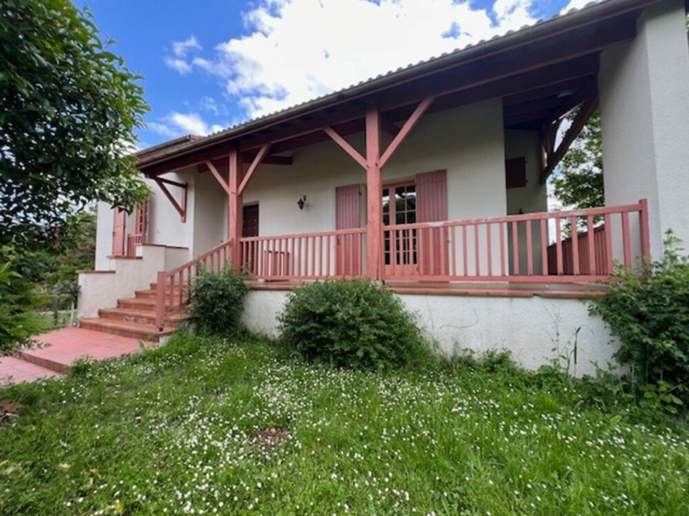 Aiguillon - Maison sur sous-sol des années 80 spacieuse